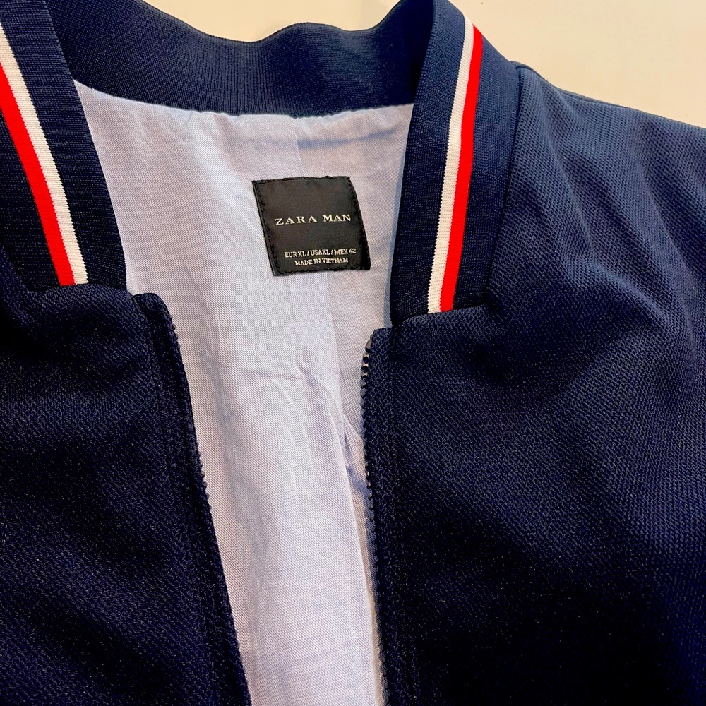 Zara men’s out with light jacket navy blue color no marks no stains slightly use